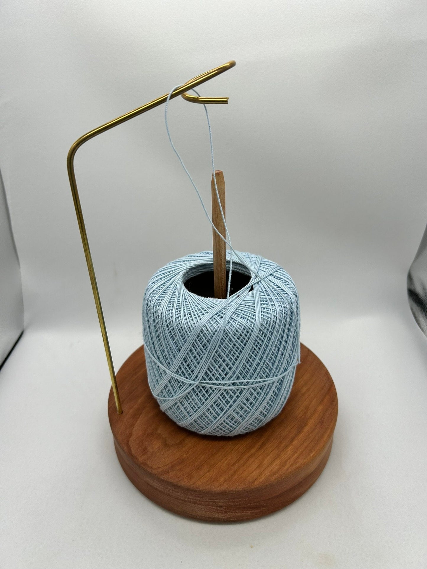 Crochet thread holder